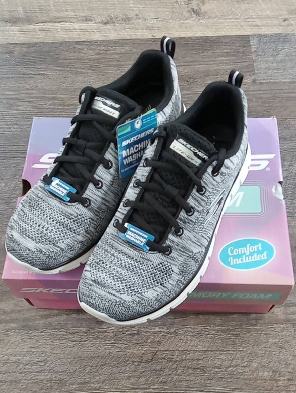Skechers Women's Sneakers-NEW